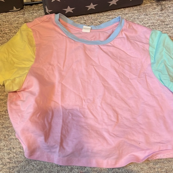 Cute Multi-coloured short set - Picture 3 of 3